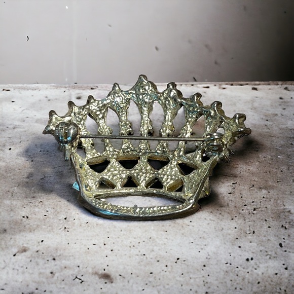 Crown Brooch - Picture 2 of 2